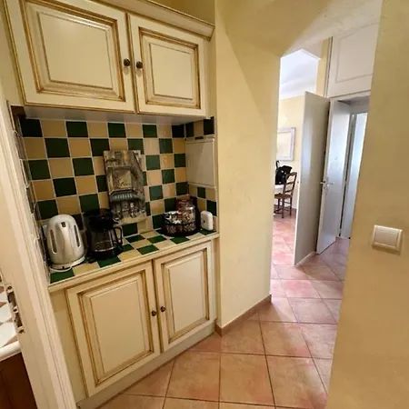 Place Poullan Apartment